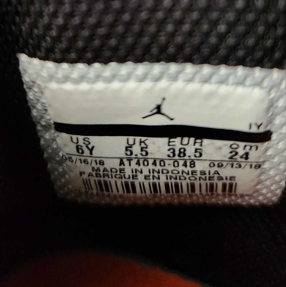 Shoes - Picture 2 of 6